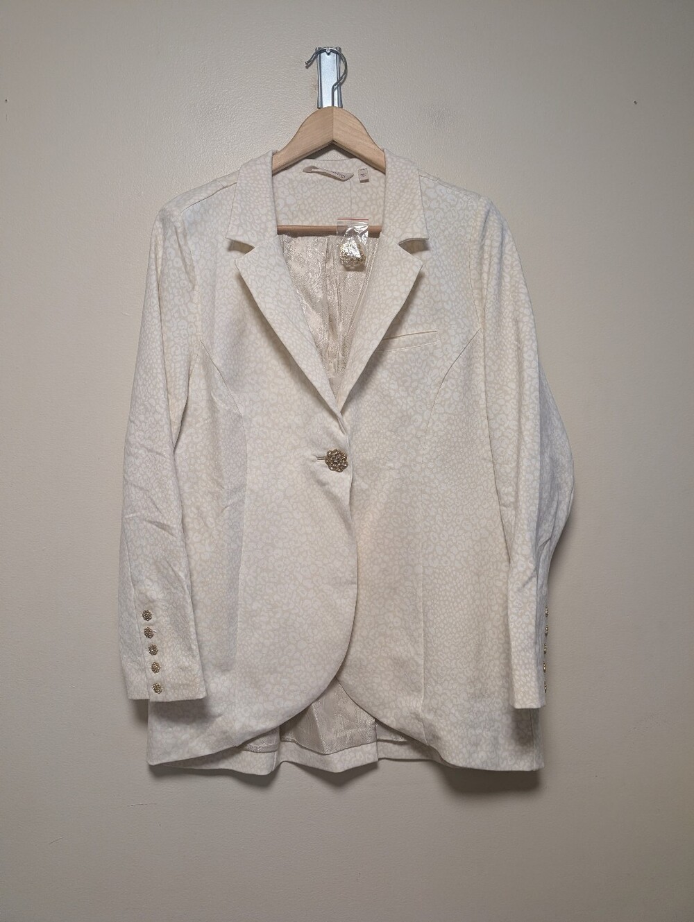 Soft Surroundings Ivory Leopard Print Long Blazer Petite Medium Rhinestone Butto